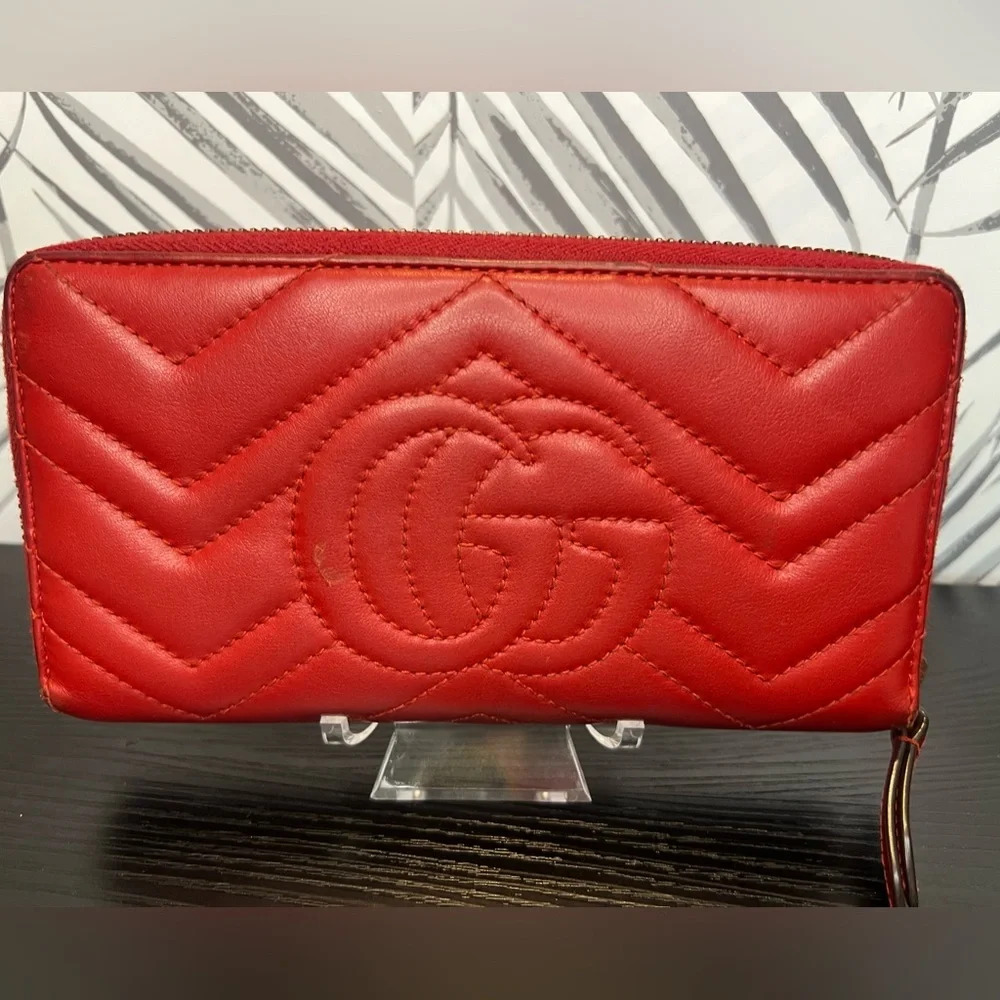 🔥 GUCCI
Calfskin GG Marmont Zip Around Wallet Hibiscus Red - Picture 9 of 14